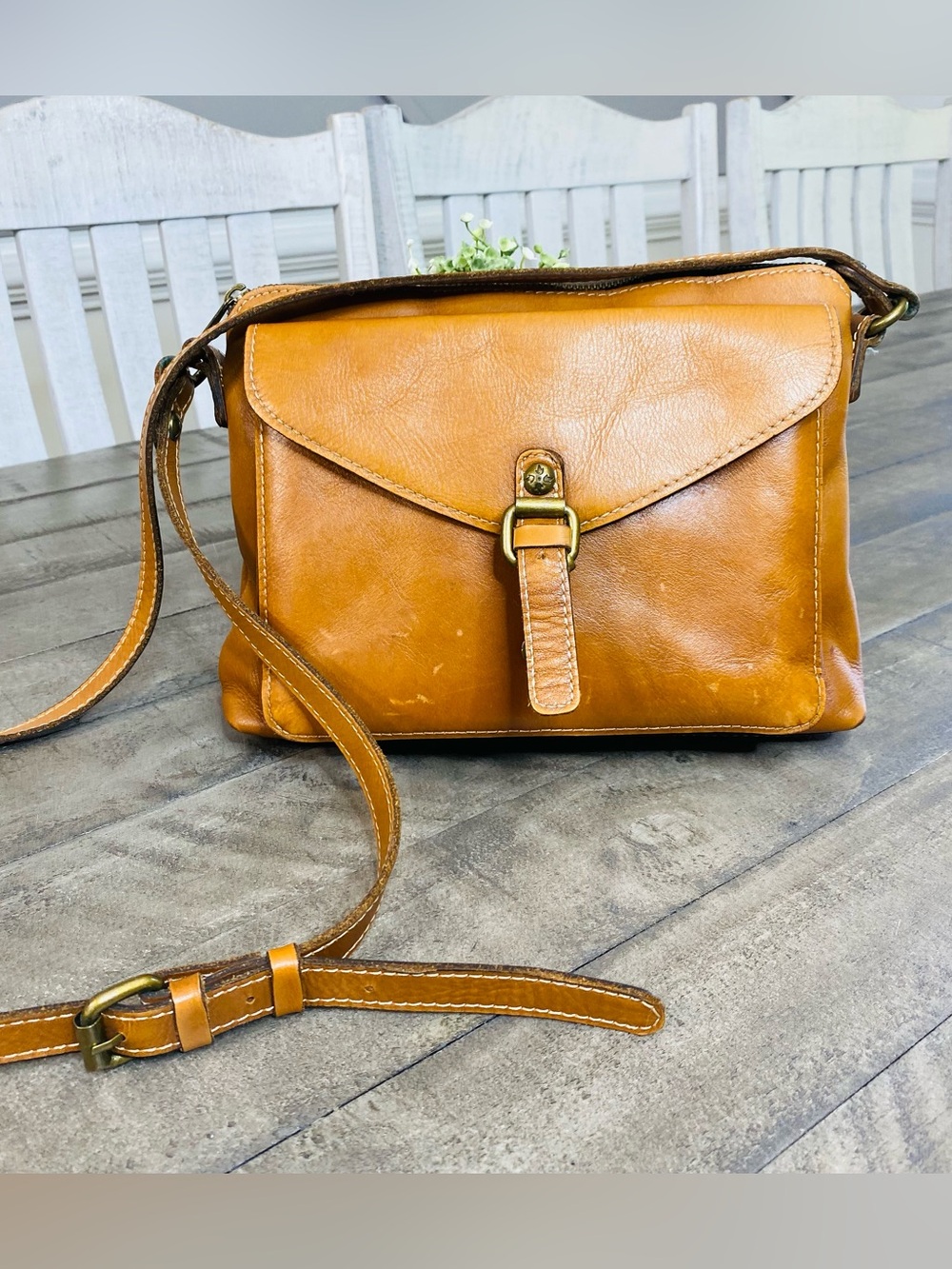 Patricia Nash Heritage Avellino  Leather Crossbody Messenger Satchel Bag Cognac